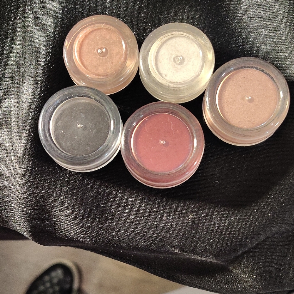 Multi-Color Eyeshadow Set